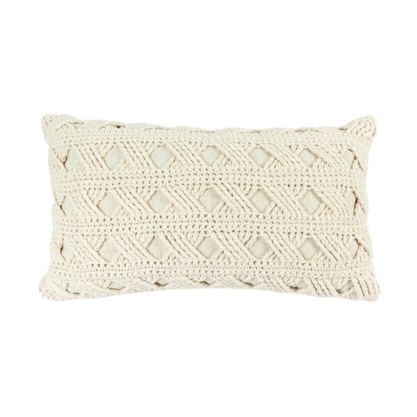 ALMOFADA BAGUETE OFF WHITE C/ APLICAÇÃO EM CROCHÊ